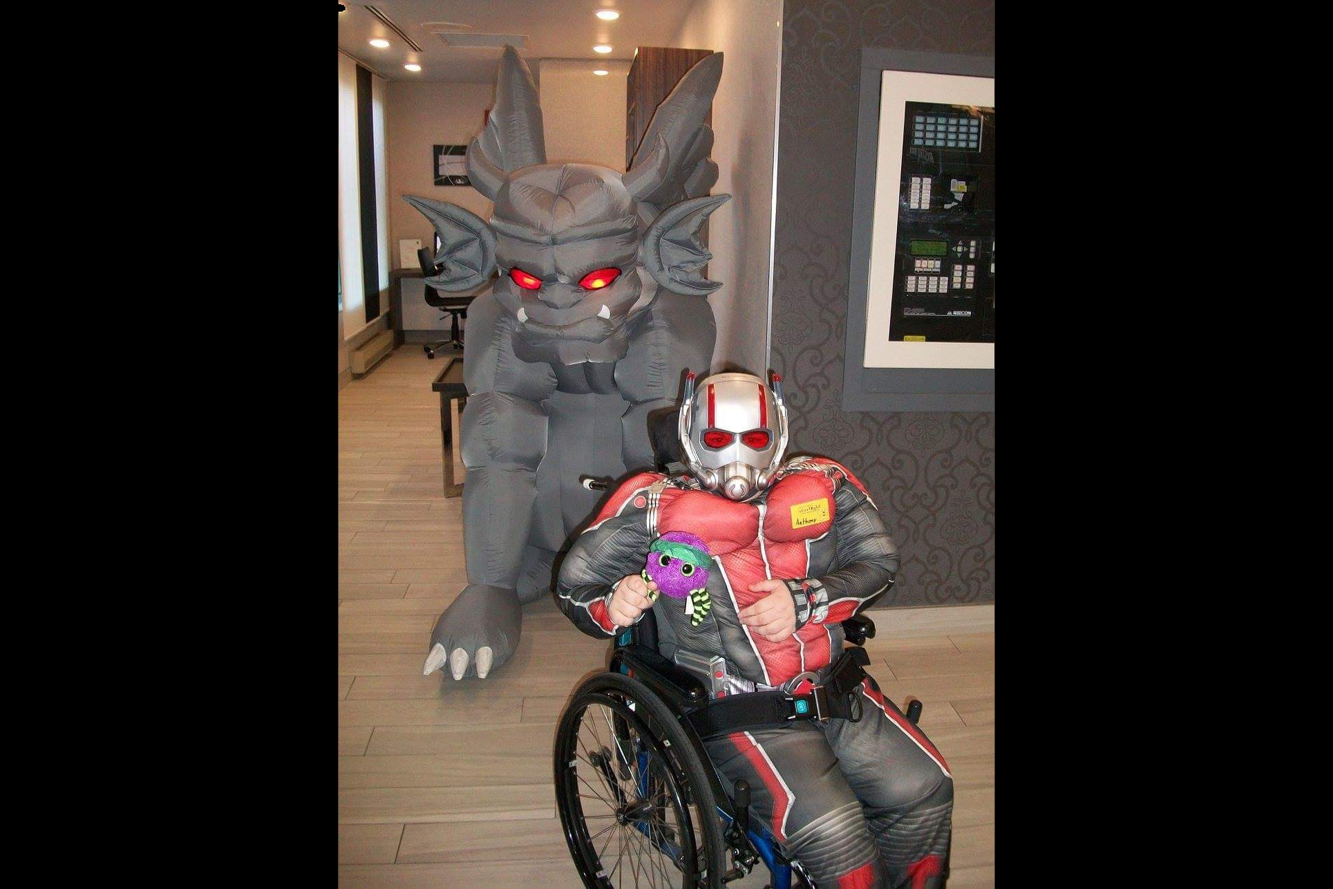 Iron Man en fauteuil roulant