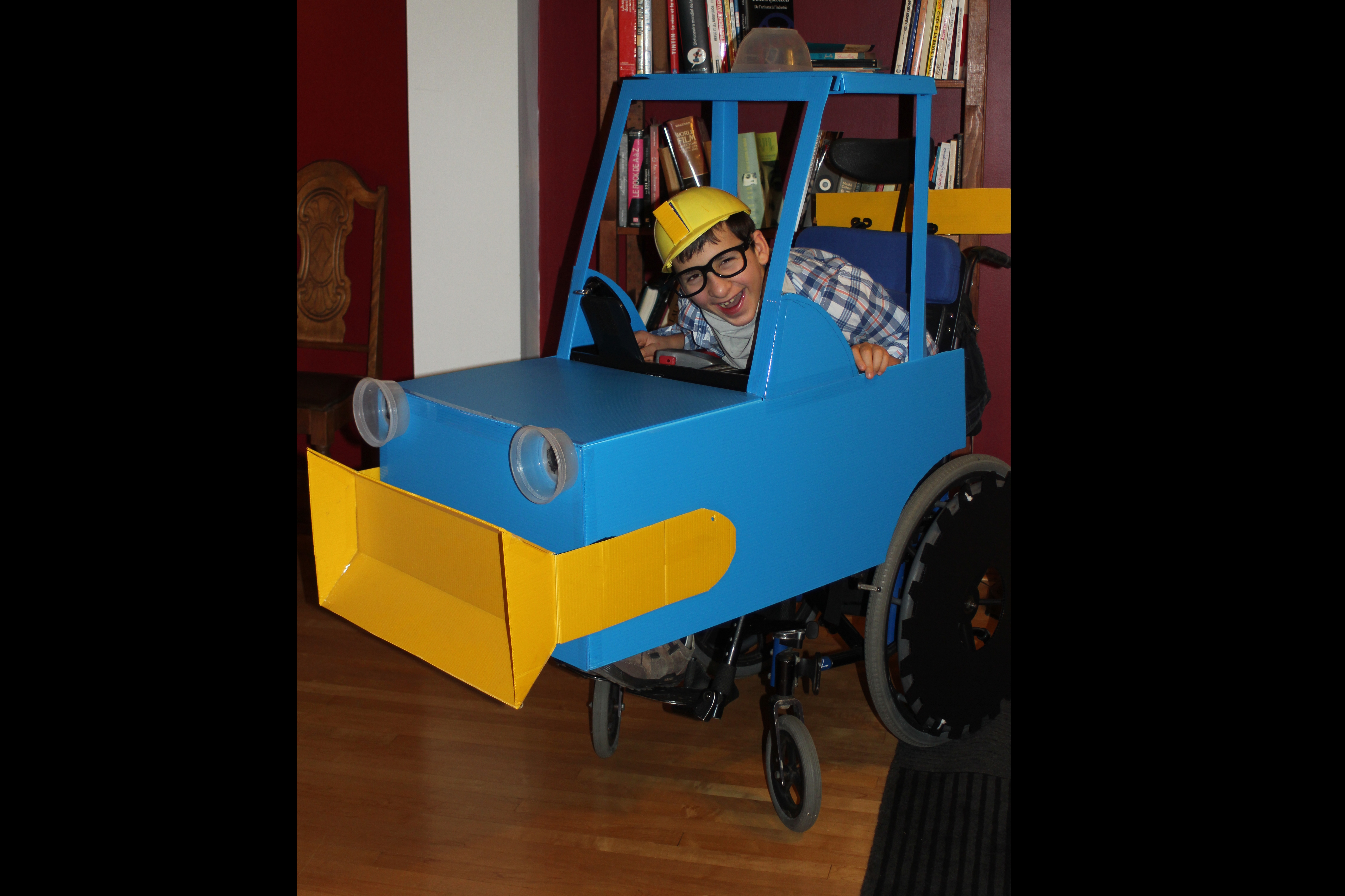 Pelle mécanique bleue