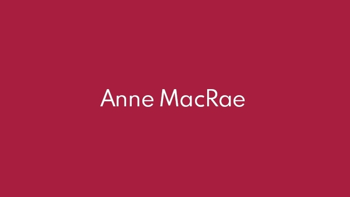 Anne MacRae, directrice